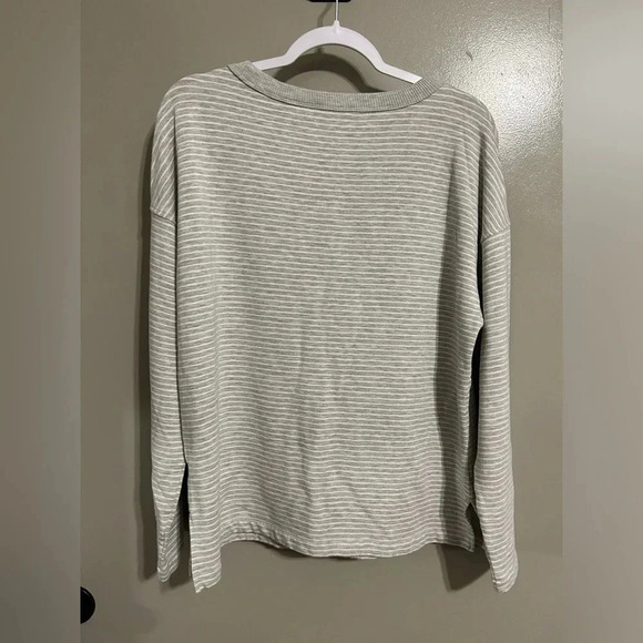 Vineyard Vines dream cloth striped crew neck size large - Picture 4 of 4